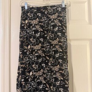 Old Navy Black and Cream Floral A-Line Skirt